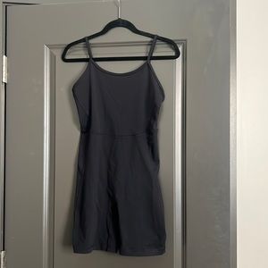 BRAND NEW Aritzia Shortie